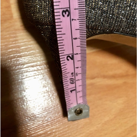 Manolo Blahnik - Picture 8 of 11